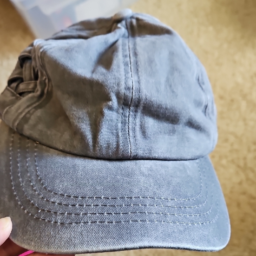 Stylish Gray Baseball Cap